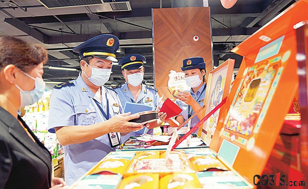 河南省南阳市市场监管综合行政执法支队开展月饼专项检查