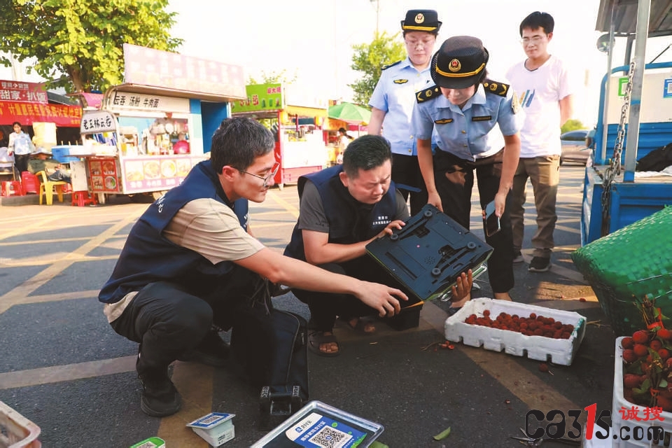 贵港市市场监管局持续整治电子计价秤 保障农贸市场安全